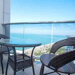 Sea To Sky Beachfront Studio With Stunning Sea Views In باتومي